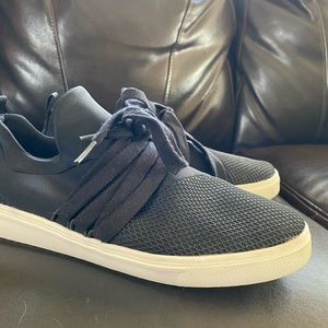 Women’s Canvas Shoes